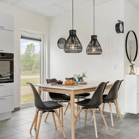 3 Bedroom Gorgeous In Prázdninový dům Ringkøbing